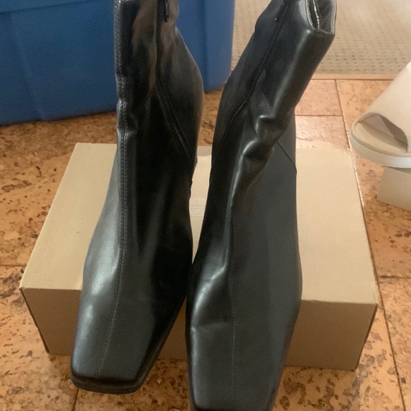 Black ankle boots (new) - Picture 5 of 7